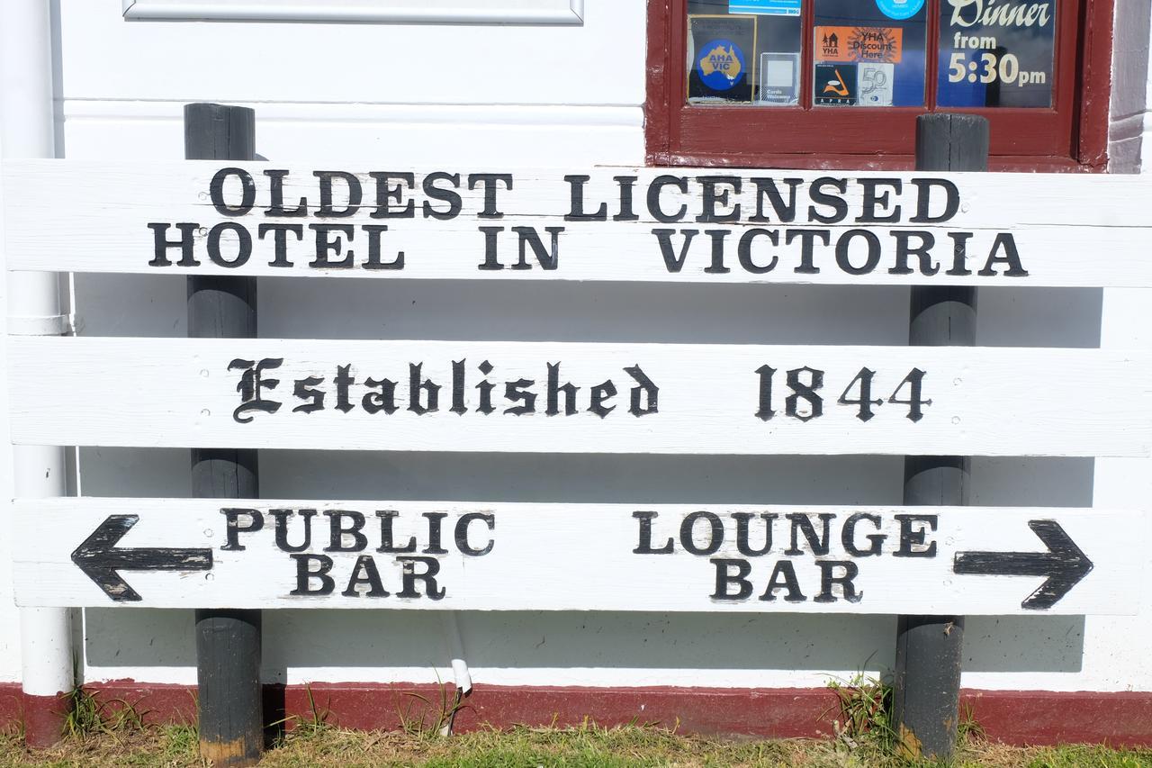 The Caledonian Inn Port Fairy Exterior foto